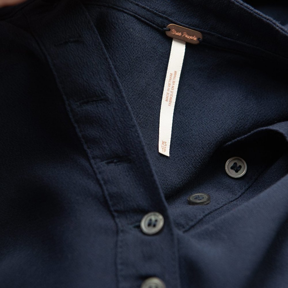 Free People Easy Girl Top Peasant Blouse Bell Sleeve Button Front Blue Size XS - Picture 4 of 6